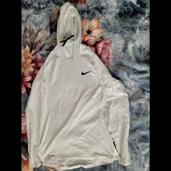 Nike long sleeved dri fit hoodie - Picture 6 of 7